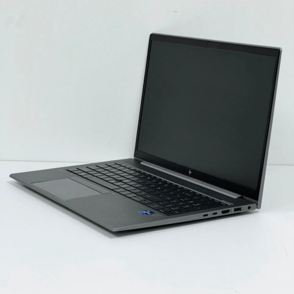 hp-zbook-firefly-15-g8-right-view