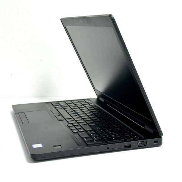 Dell-latitude-5590-right-view
